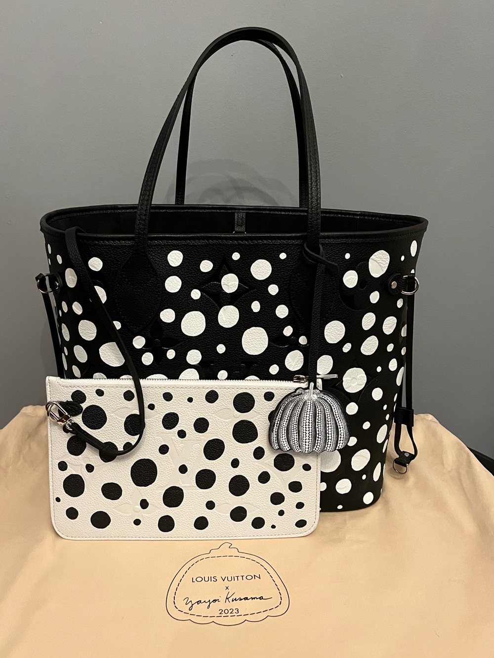 Louis Vuitton x Yayoi Kusama (LVxYK) Neverfull MM in Black/White Infinity Dots